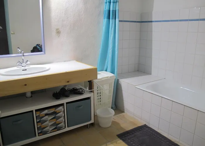 Les De Charloteau * Corme-Ecluse