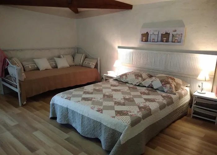 Les De Charloteau Corme-Ecluse